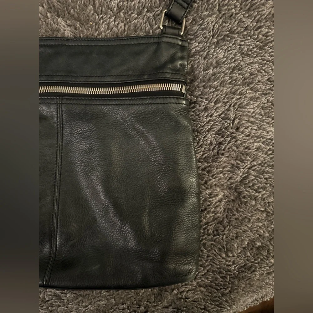 MARGOT Black Leather Zipper Crossbody
